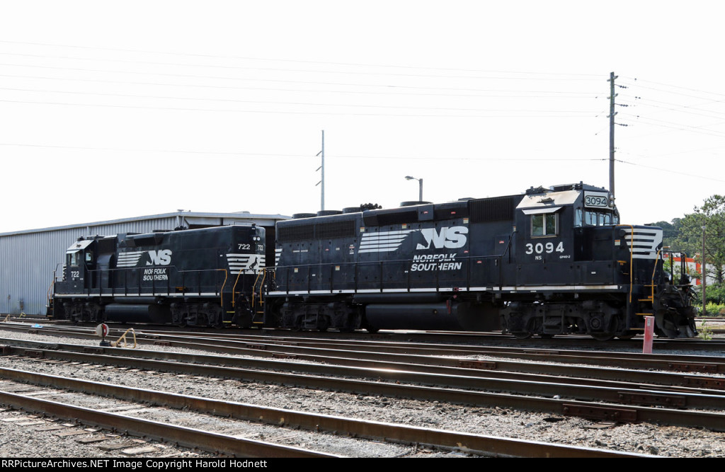 NS 3094 & 722 in Glenwood Yard